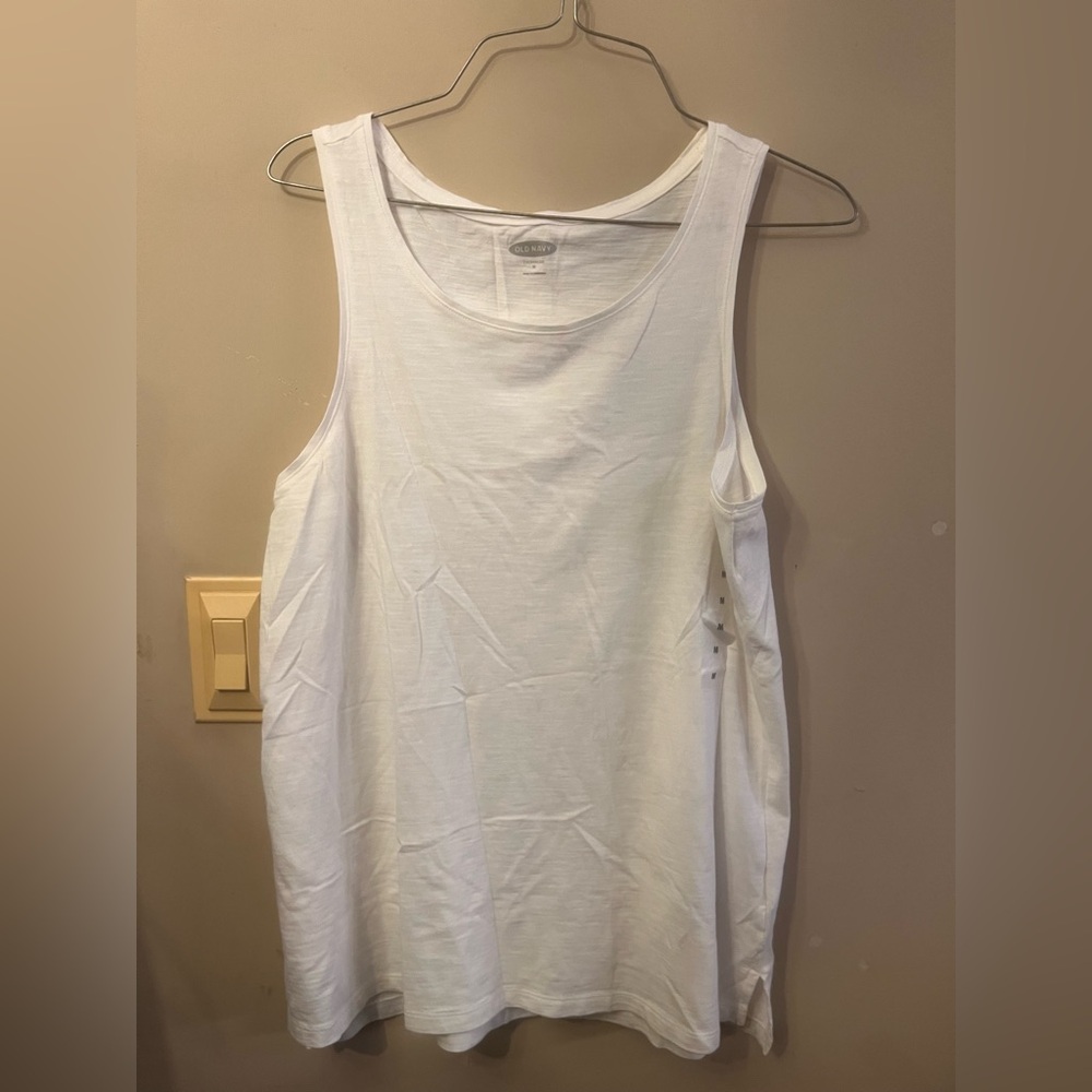 Old Navy Women's White Scoop Neck Tank